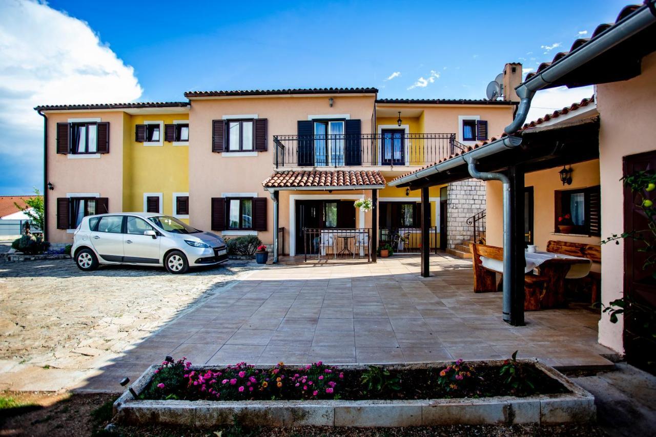 Apartmani Jurman Matohanci Εξωτερικό φωτογραφία